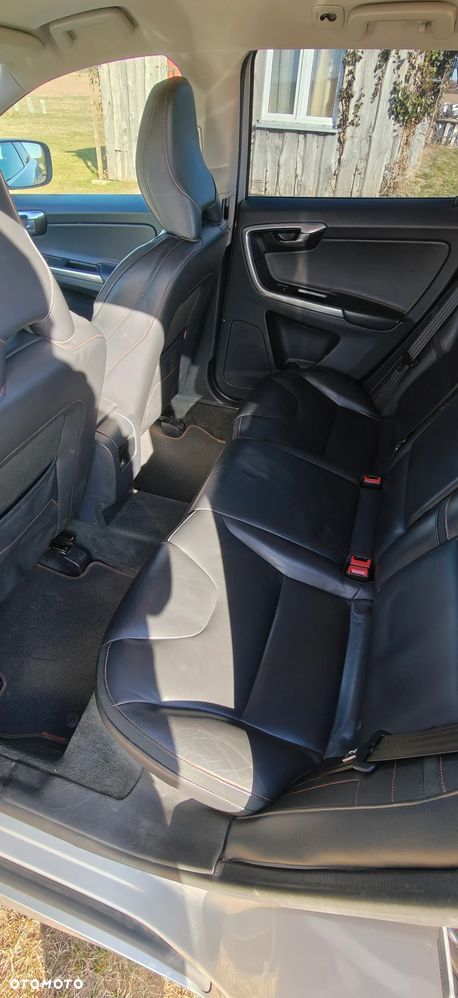 Volvo XC 60 D4 Drive-E Ocean Race - 12