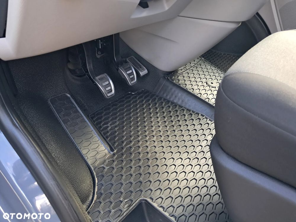 Volkswagen Transporter L2H1 Plus Trendline - 12