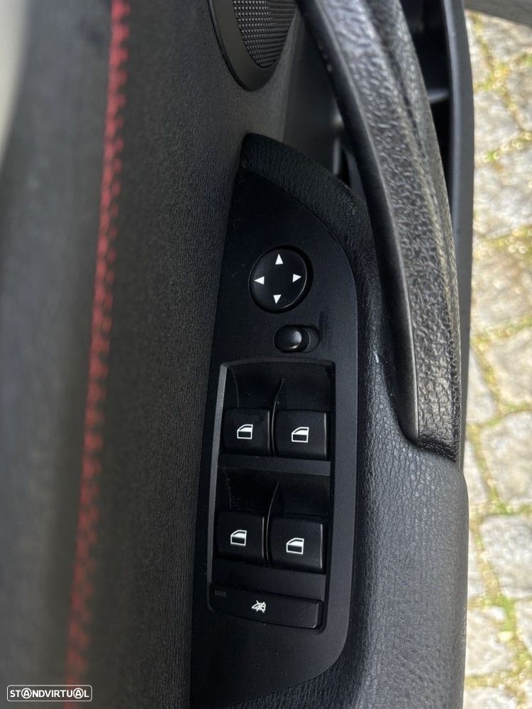 BMW X1 18 d xDrive Auto Line Sport - 14