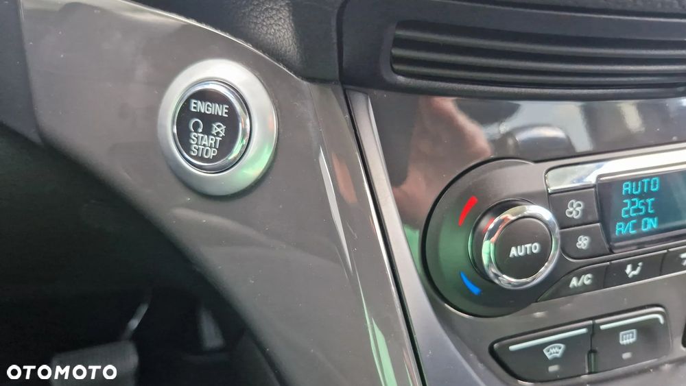 Ford Kuga 2.0 TDCi 4x4 Titanium - 27