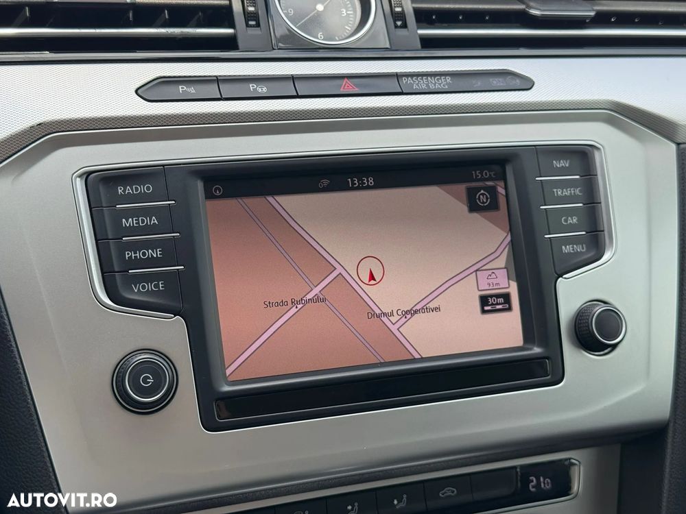 Volkswagen Passat - 23