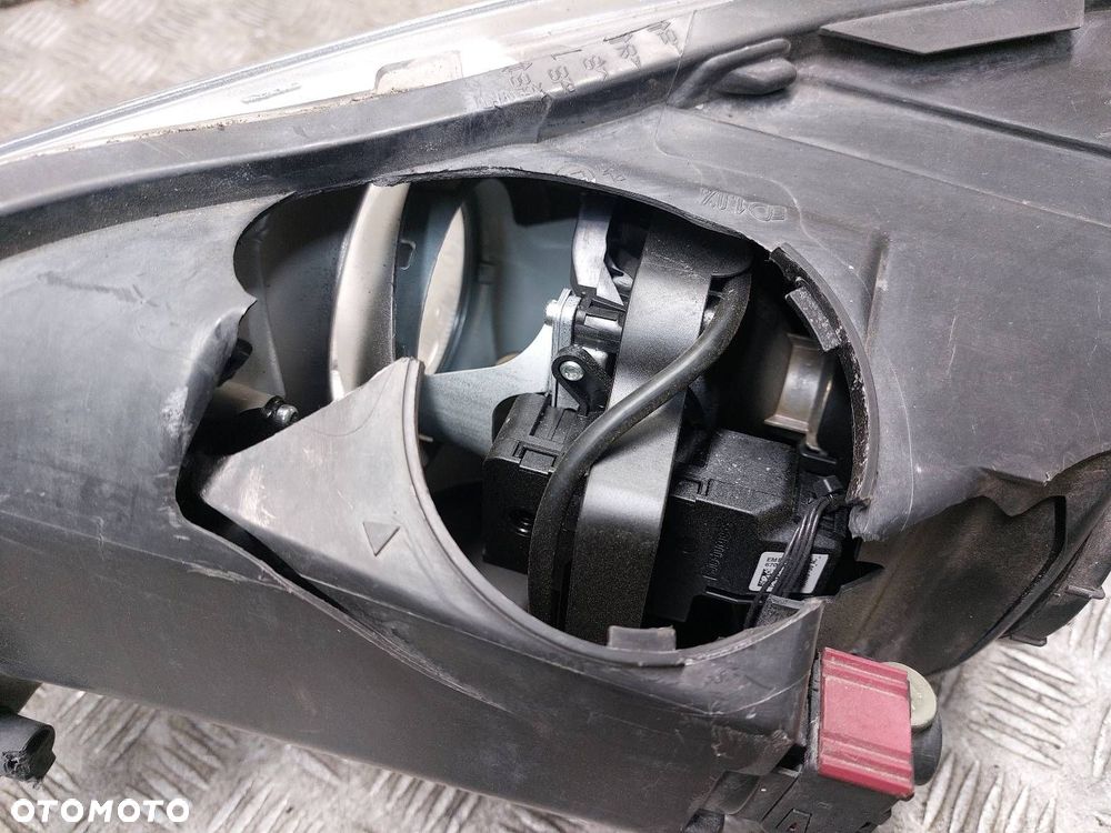 LAMPA PRAWY PRZÓD XENON OPEL INSIGNIA A EU 168857-02 5DV009720-00 - 4