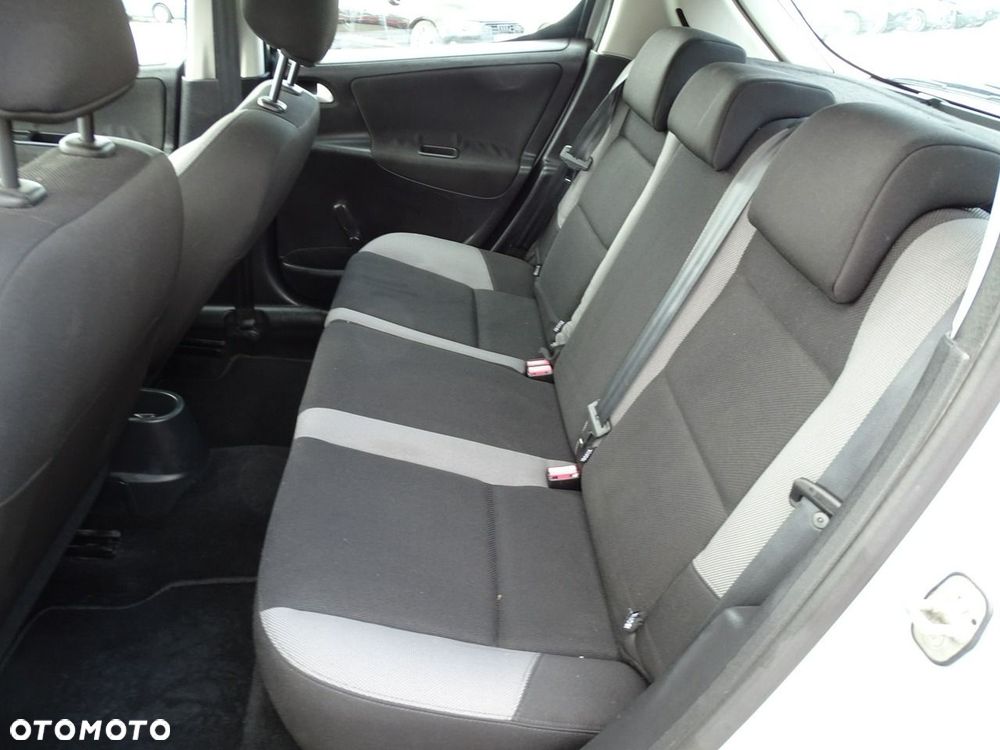 Peugeot 207 - 12
