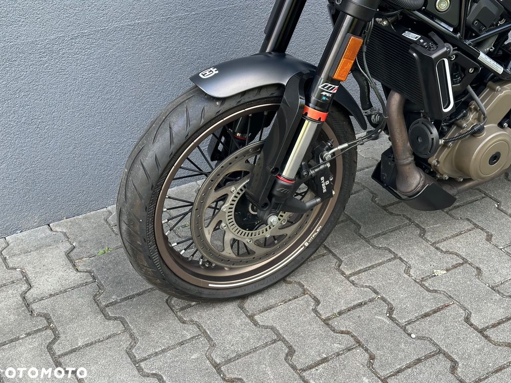 Husqvarna Vitpilen - 22