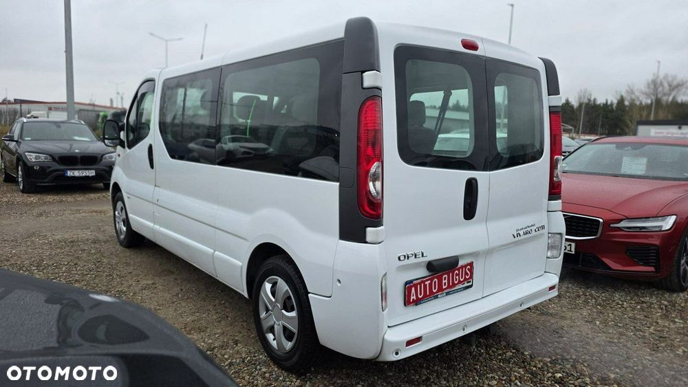 Opel Vivaro - 8