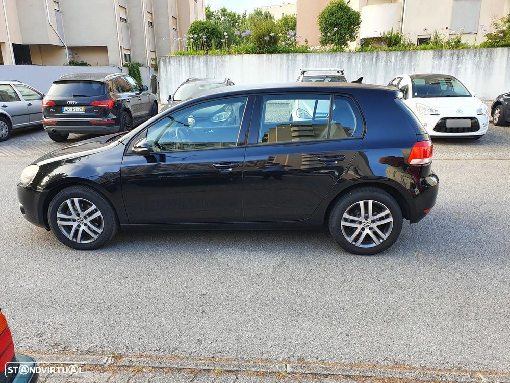 VW Golf 2.0 TDi BlueMotion Confortline - 4