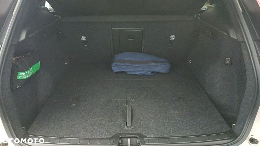 Volvo XC 40 - 18
