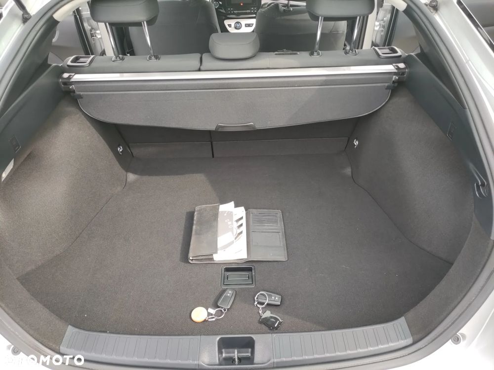 Toyota Prius Hybrid Executive - 15