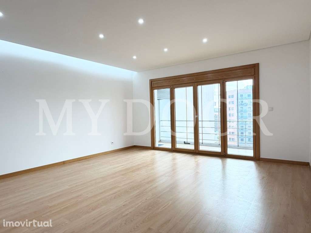 Apartamento T3 - Urb. Colinas do Cruzeiro - Excelente oportunidade - Grande imagem: 2/43