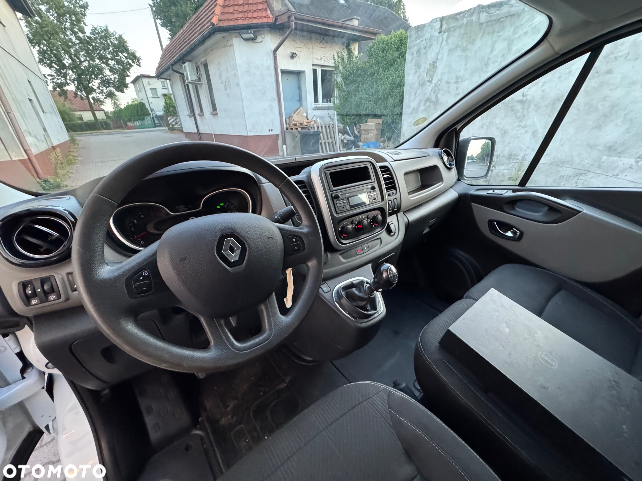 Renault TRAFIC 63tys.km KLIMA, czujniki parkowania, tempomat, świeżo sprowadzony, OKAZJA!!! - 9