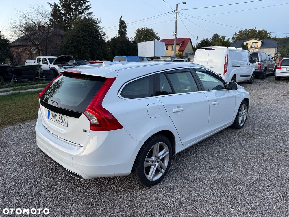 Volvo V60 2018 photo 2