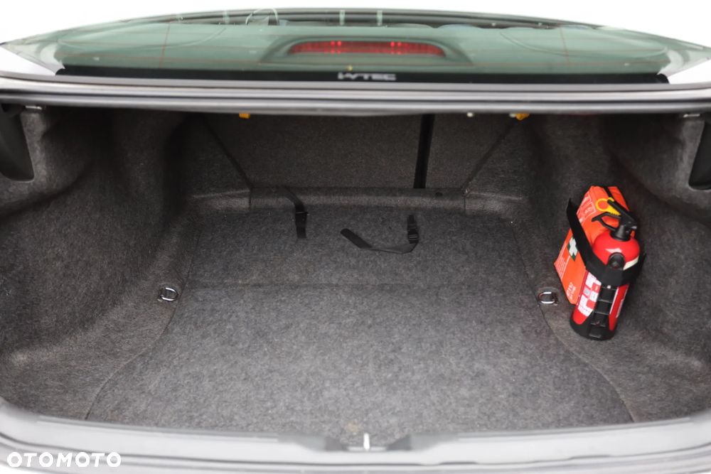 Honda Accord 2.0 Sport - 13