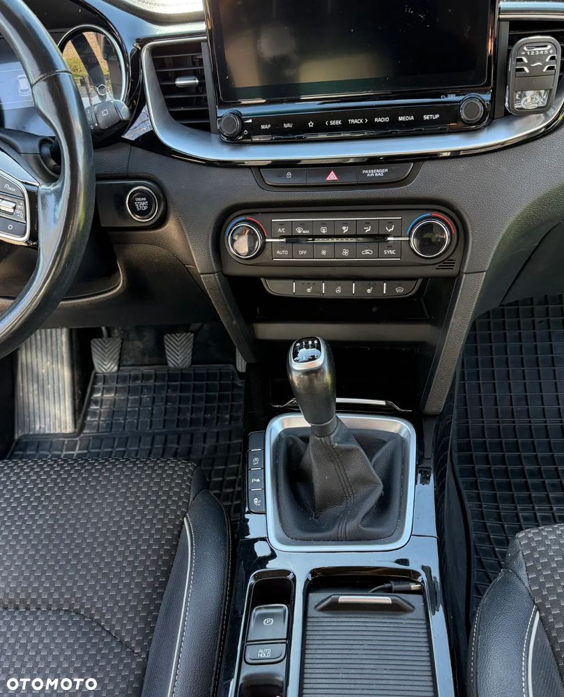 Kia XCeed 1.4 T-GDI L Business Line - 8