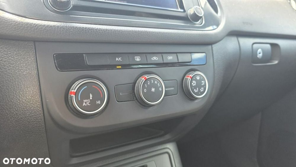 Volkswagen Tiguan - 12