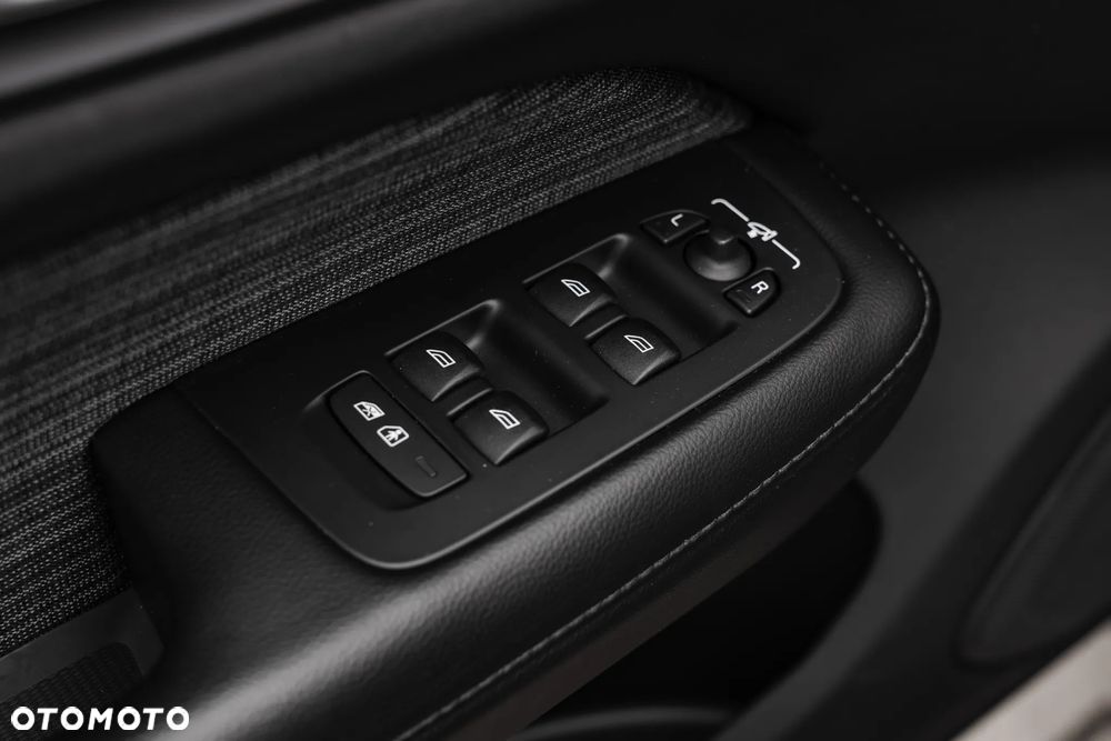 Volvo V60 B3 B Essential - 31