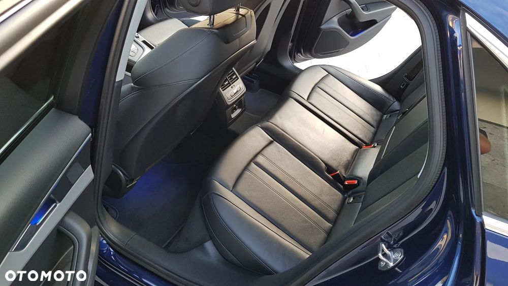 Audi A4 Limousine 35 TFSI Sport S tronic - 19