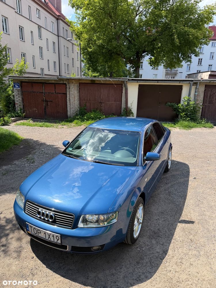 Audi A4 Limousine - 8