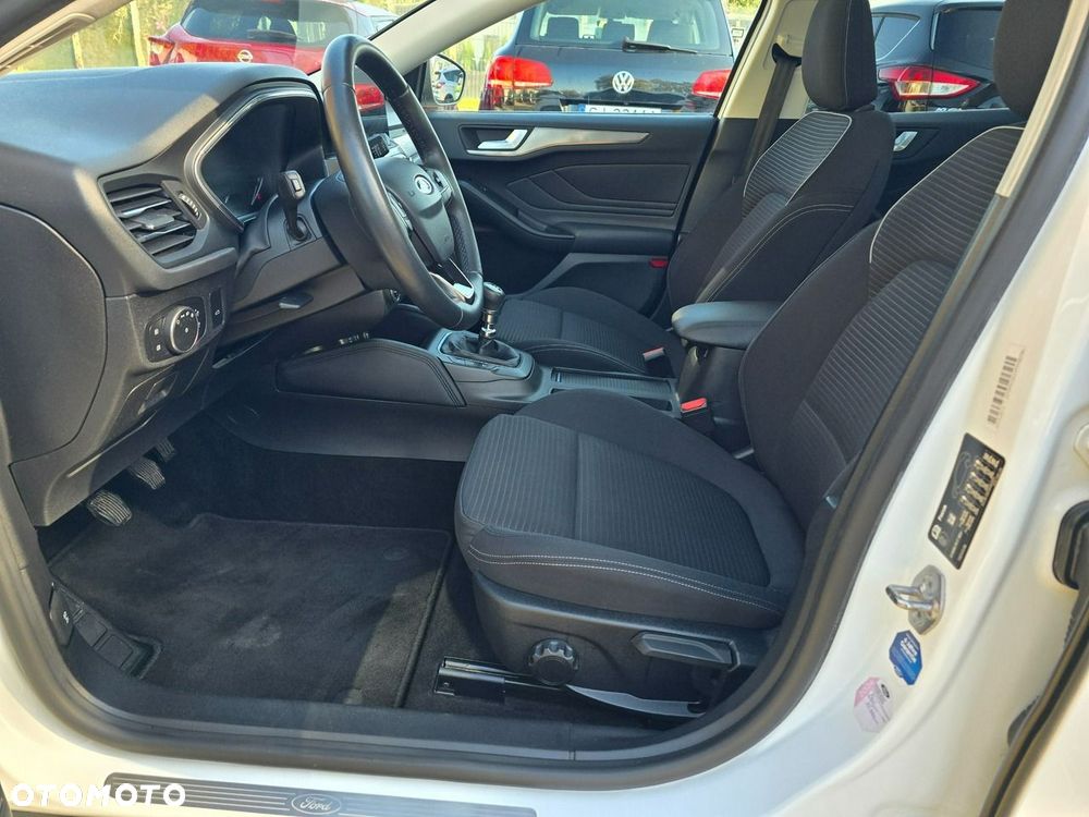 Ford Focus 1.0 EcoBoost STart-Stopp-System TITANIUM - 6