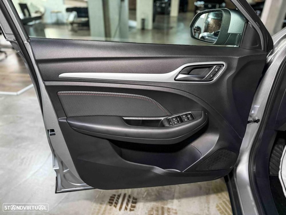 MG ZS EV 72.6 kWh Comfort OBC 11 kW - 32