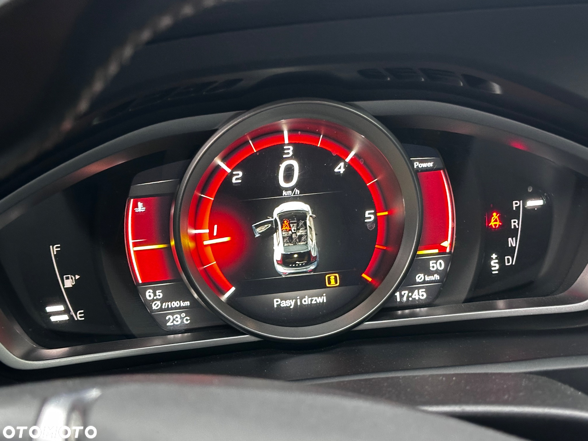 Volvo V40 D4 Drive-E Momentum - 13