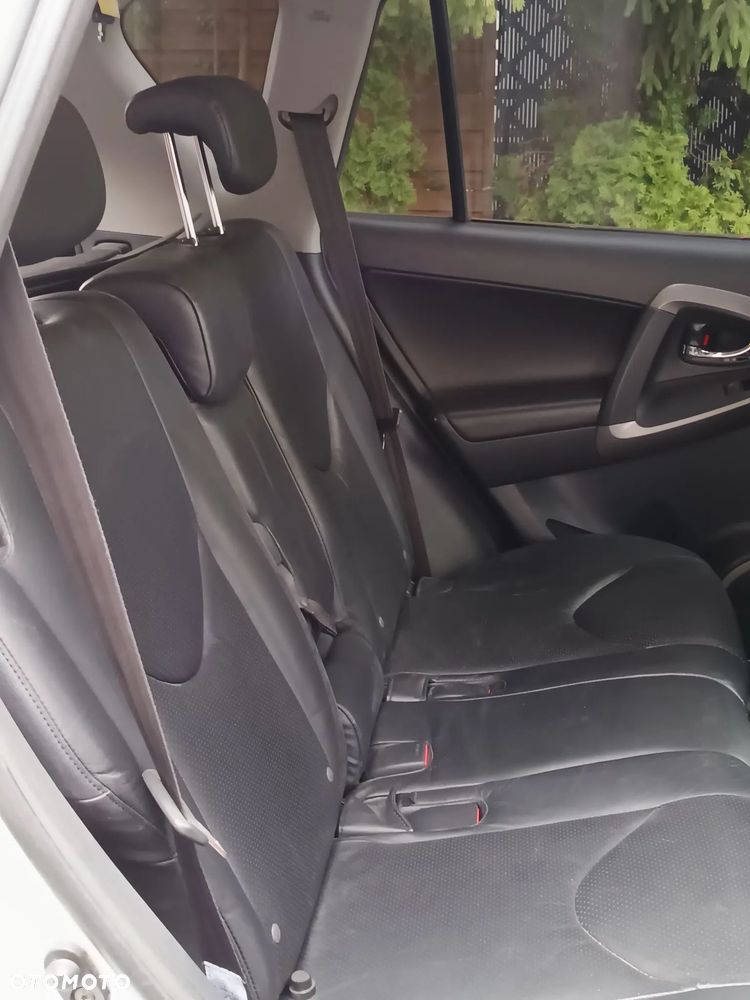 Toyota RAV4 2.2 D-4D Sol 180 - 11