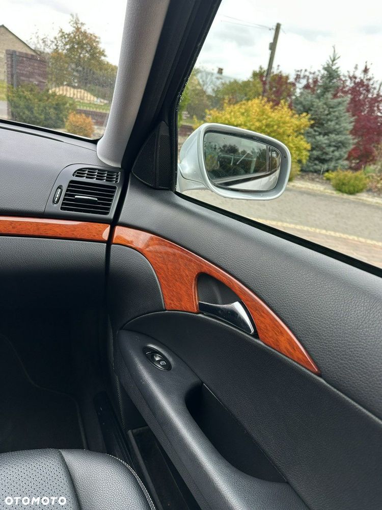 Mercedes-Benz Klasa E - 26