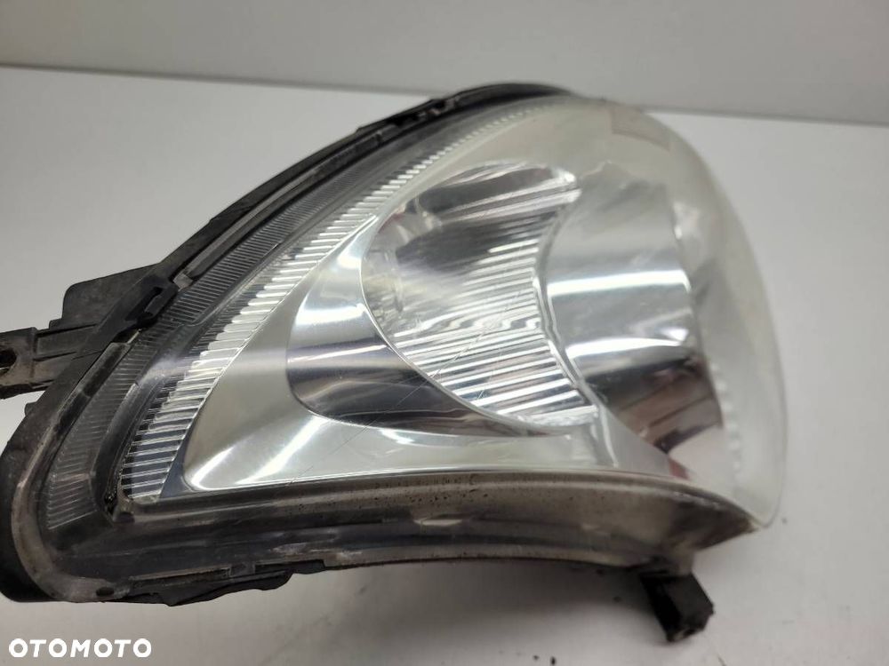 REFLEKTOR PRAWY LAMPA PRAWA SUZUKI SWIFT III SZ092-A201R EUROPA 2005 - 2