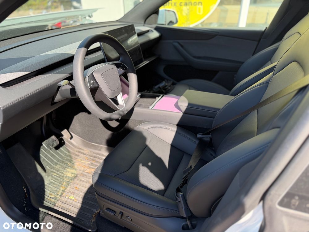 Tesla Model Y 79kWh Long Range AWD - 5