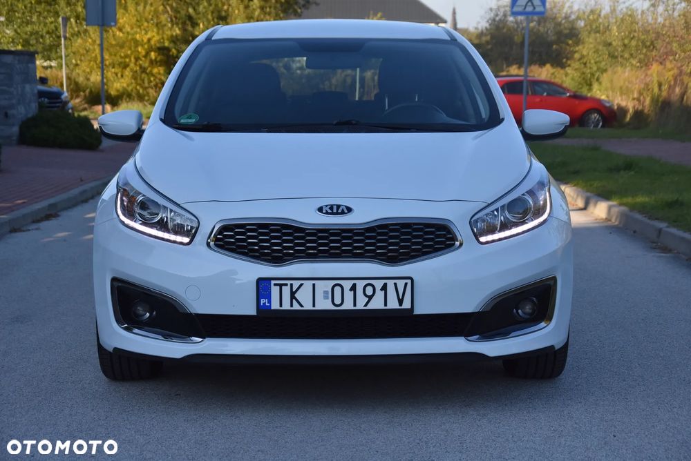 Kia Ceed 1.4 CVVT Dream-Team Edition - 3