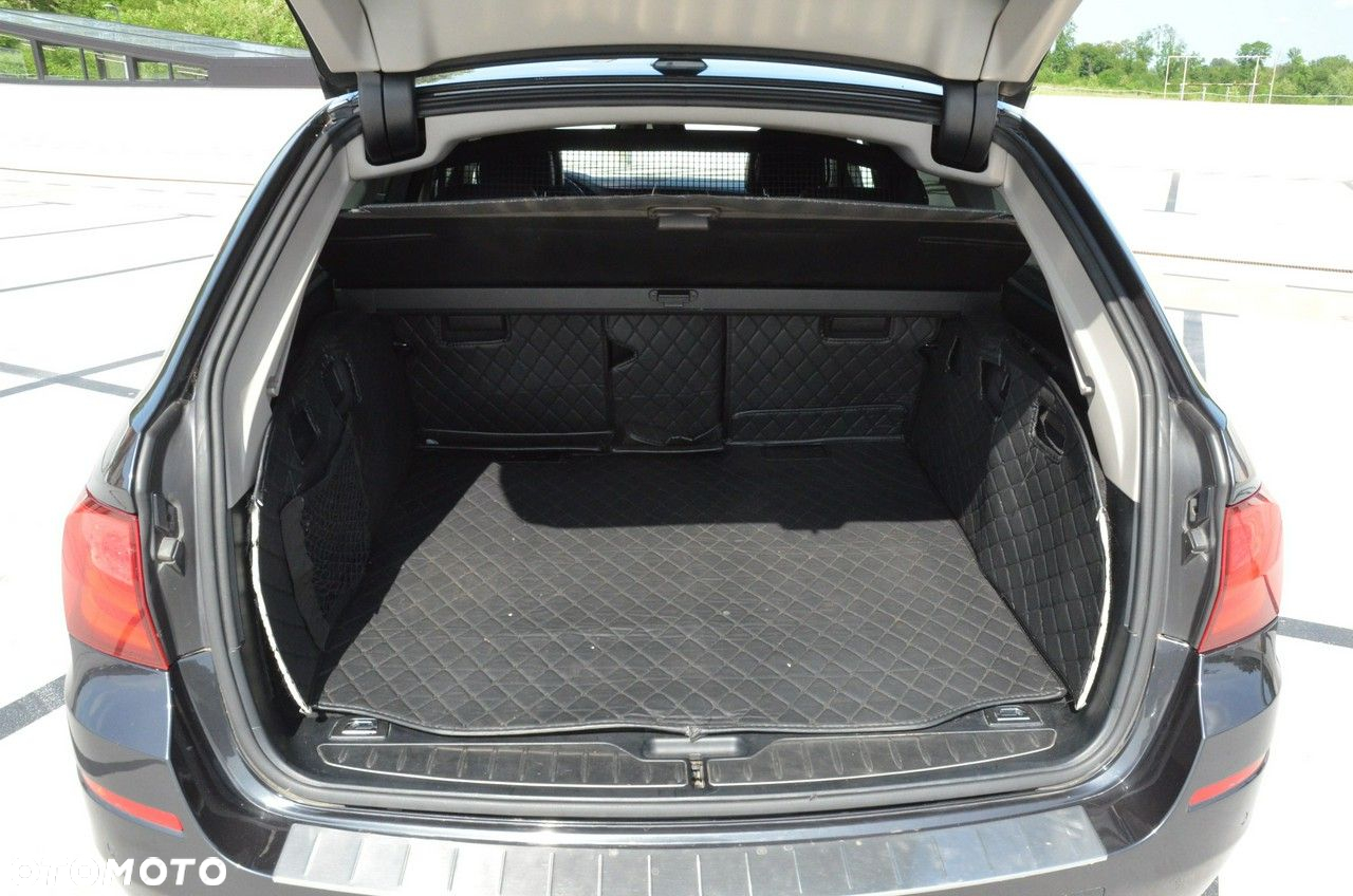 BMW Seria 5 520d Touring Sport-Aut - 14