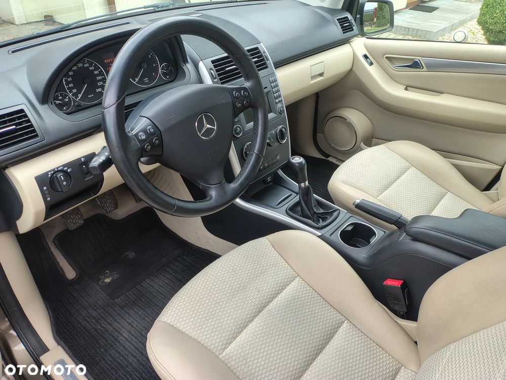 Mercedes-Benz Klasa A 170 BlueEFFICIENCY Avantgarde - 12