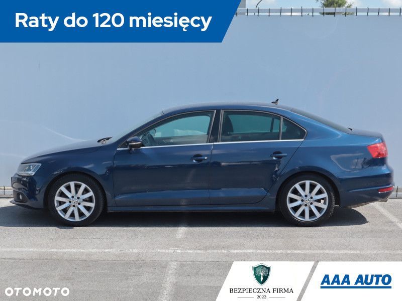 Volkswagen Jetta - 4