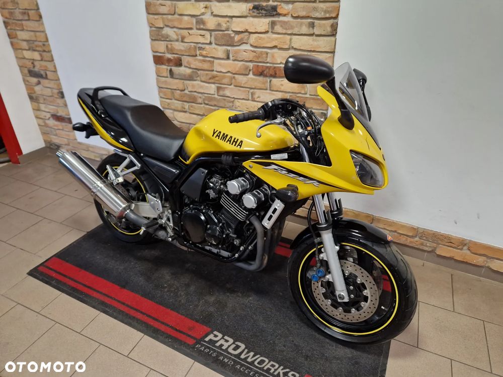 Yamaha FZS - 1