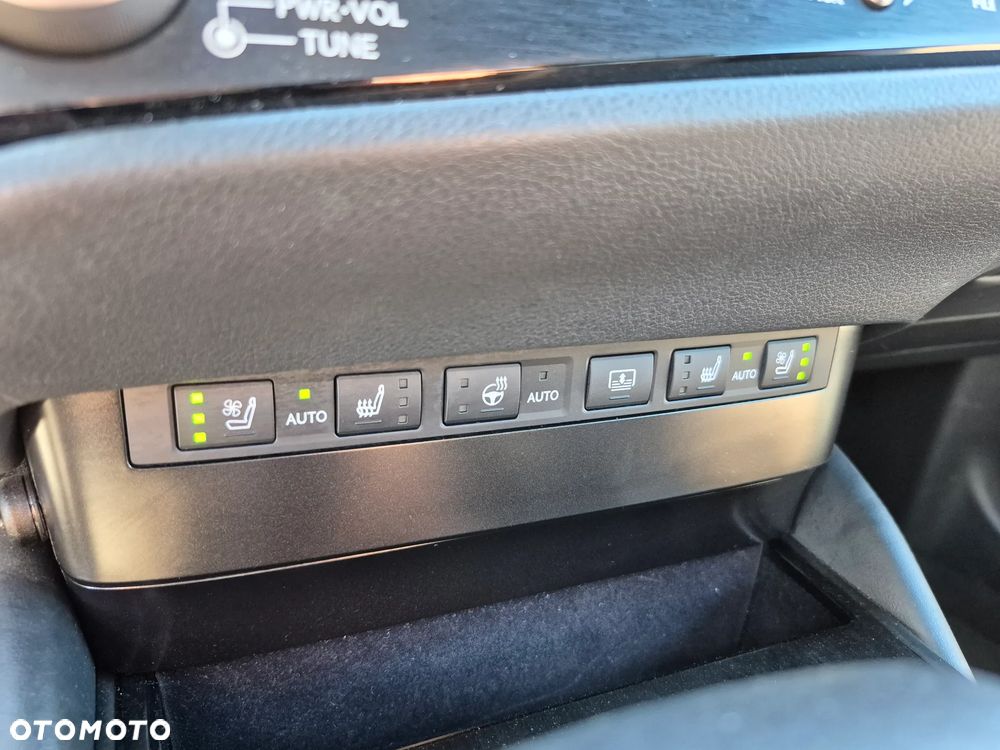 Lexus ES 300h Prestige - 13