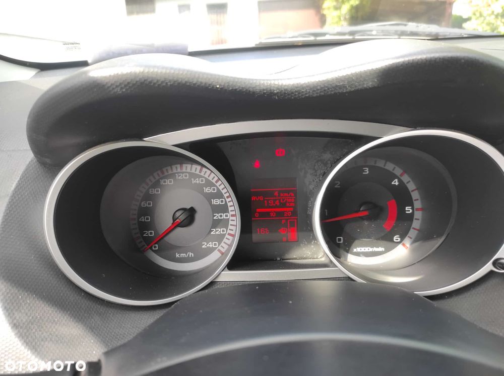 Mitsubishi Outlander 2.2 DID Intense + - 4