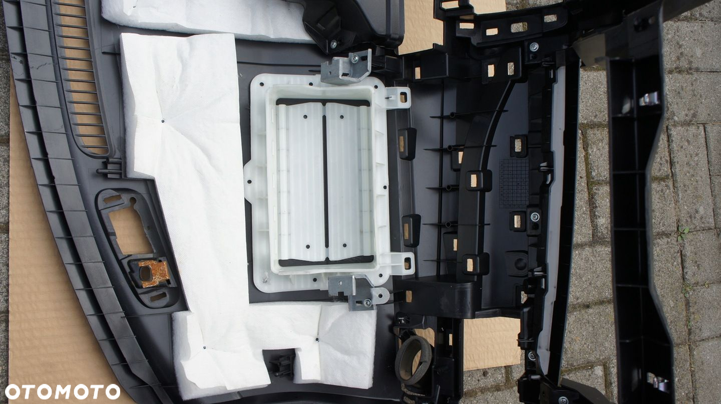 KONSOLA DESKA ROZDZIELCZA KOKPIT NISSAN LEAF II - 9