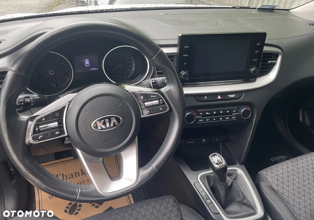 Kia Ceed 1.5 T-GDI M - 14