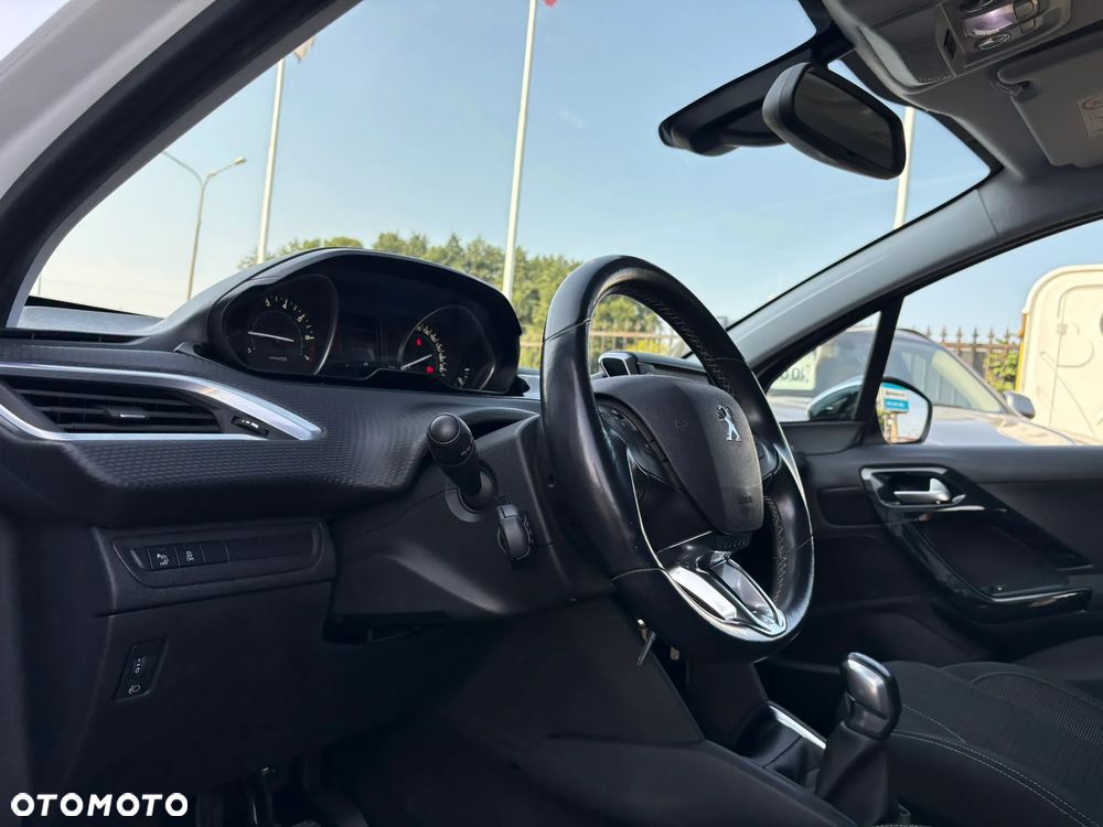 Peugeot 208 1.2 PureTech Style - 10