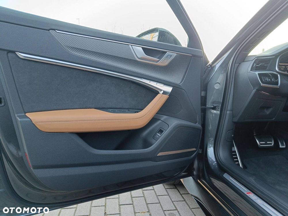 Audi RS6 Avant - 10