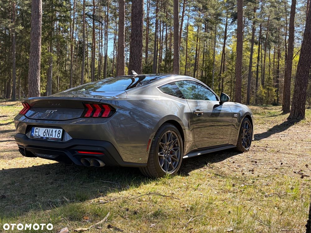 Ford Mustang - 3