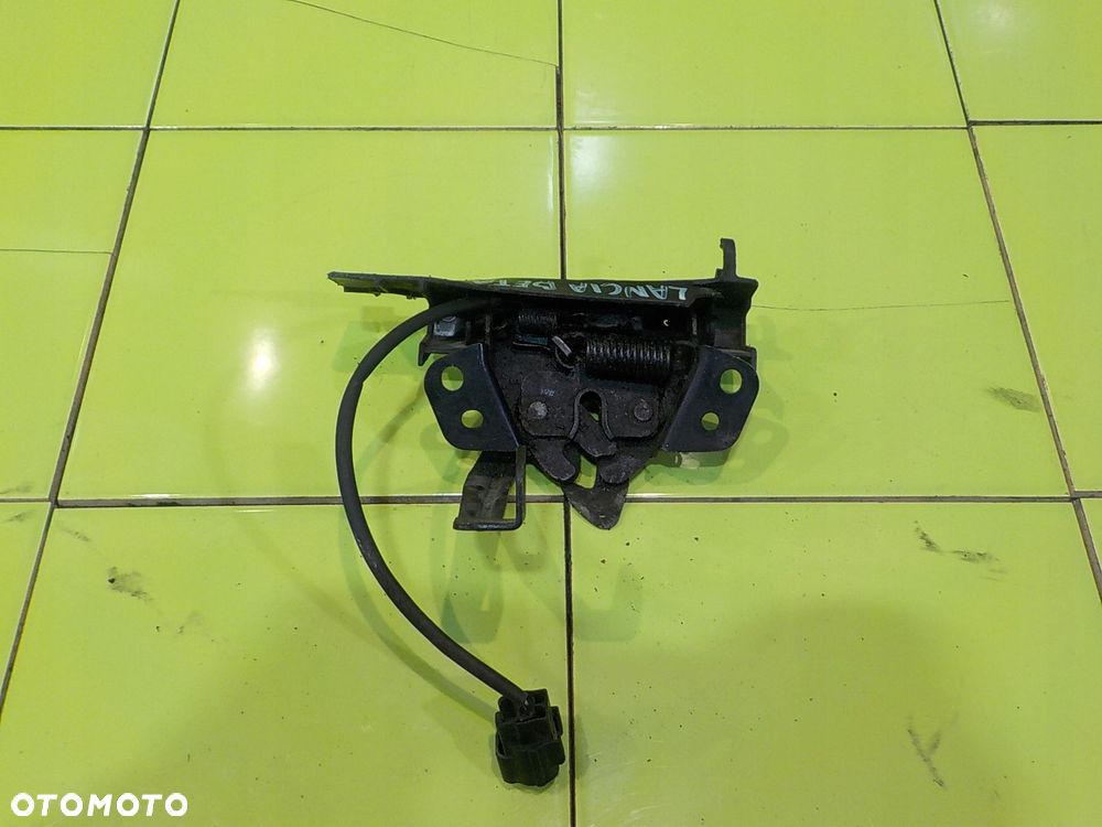 LANCIA BETA 2.0 B 83r COUPE 2D zamek maski - 1