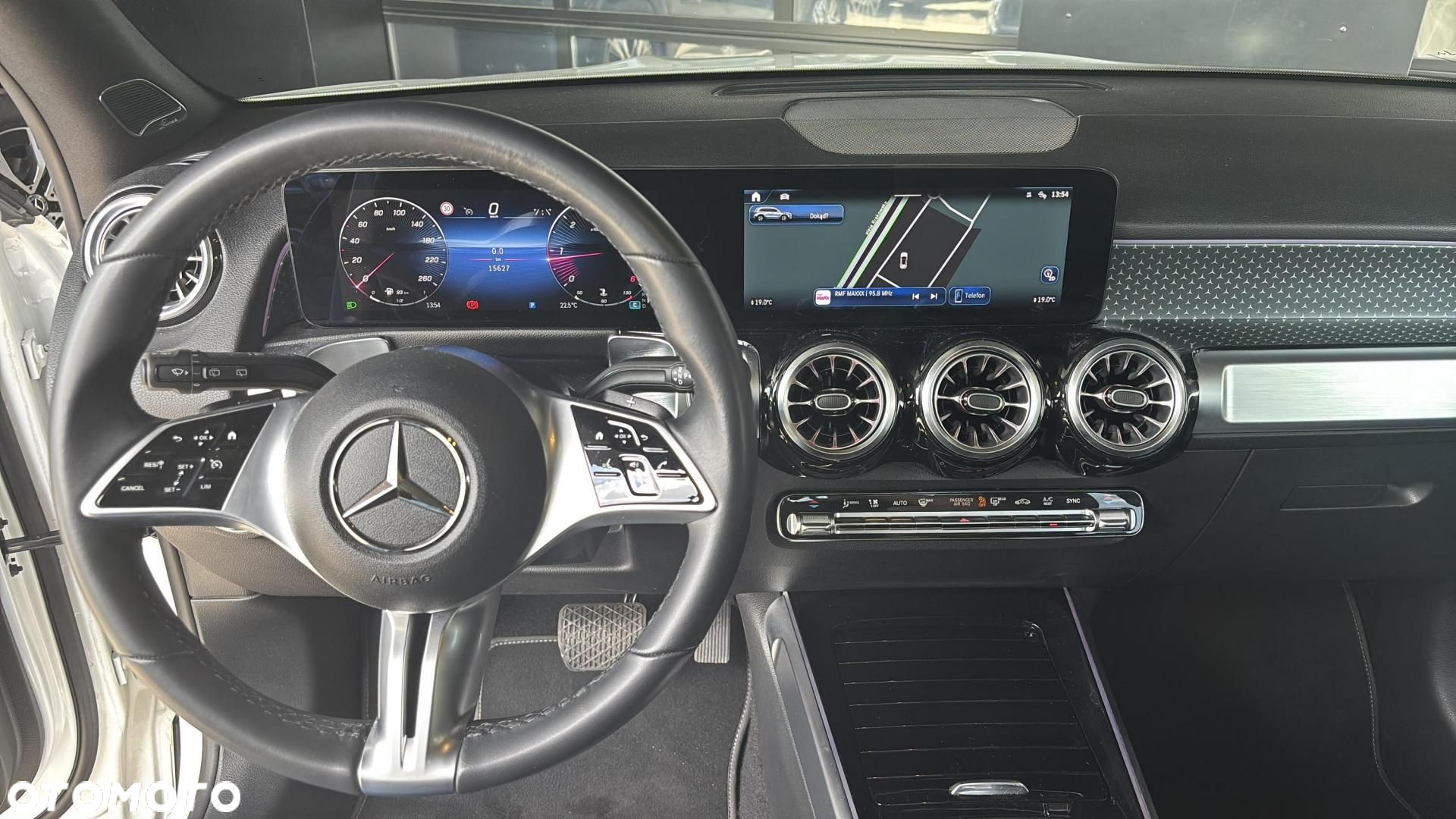 Mercedes-Benz GLB - 13