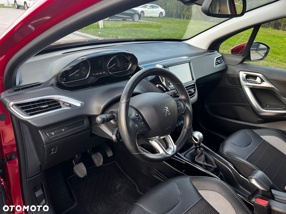 Peugeot 2008 1.2 Pure Tech GPF Allure S&S - 15