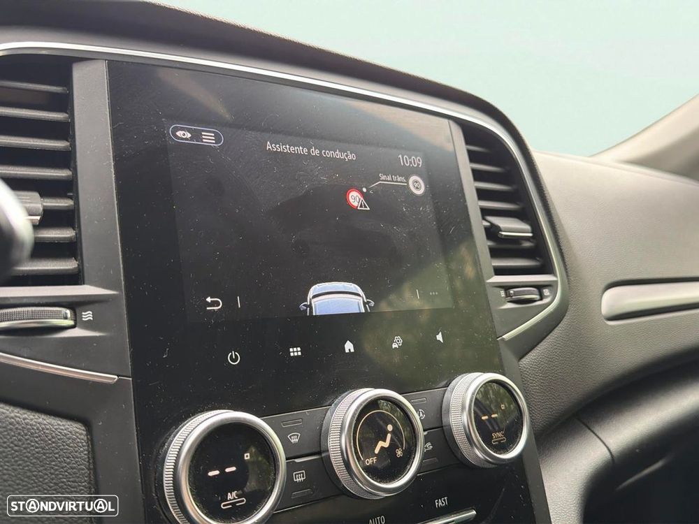 Renault Mégane Sport Tourer - 15