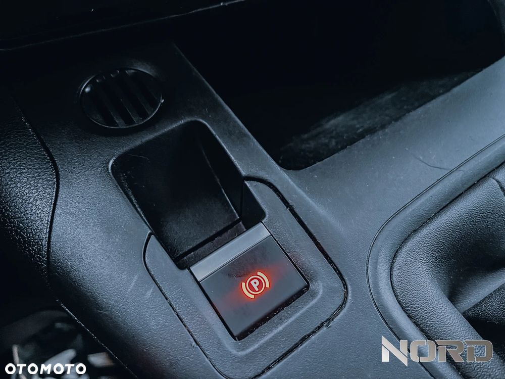 Peugeot Partner 4x4 Long Asphalt - 27