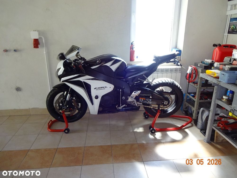 Honda CBR - 3