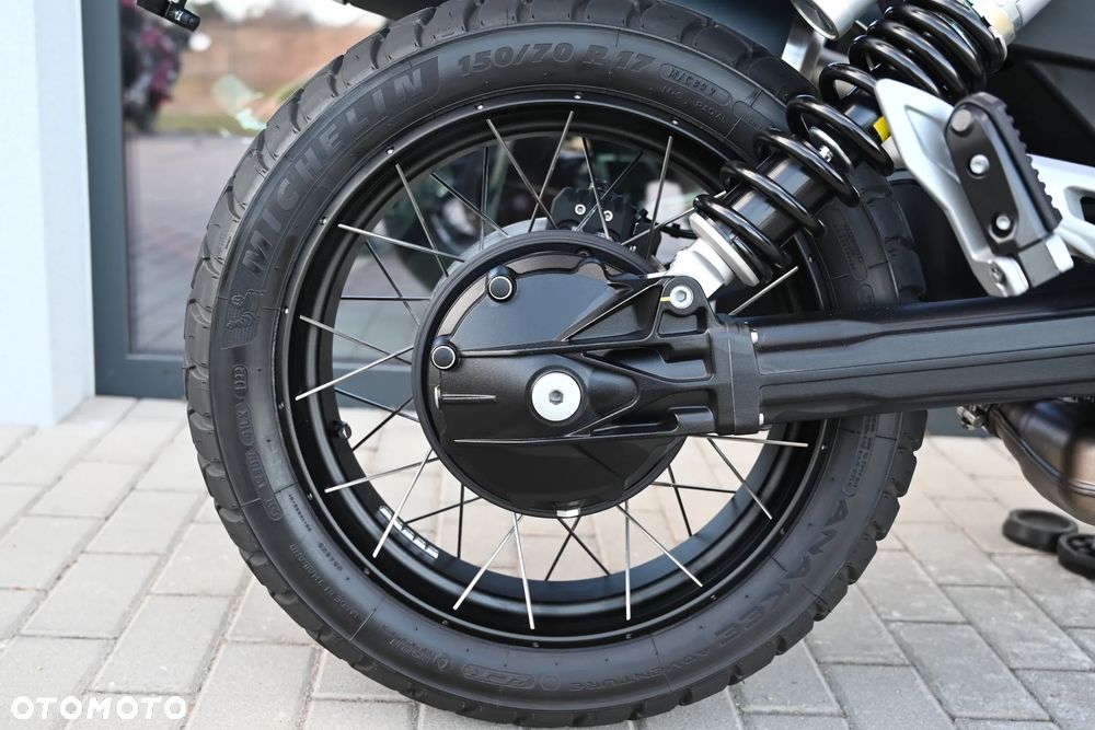 Moto Guzzi V85 - 18