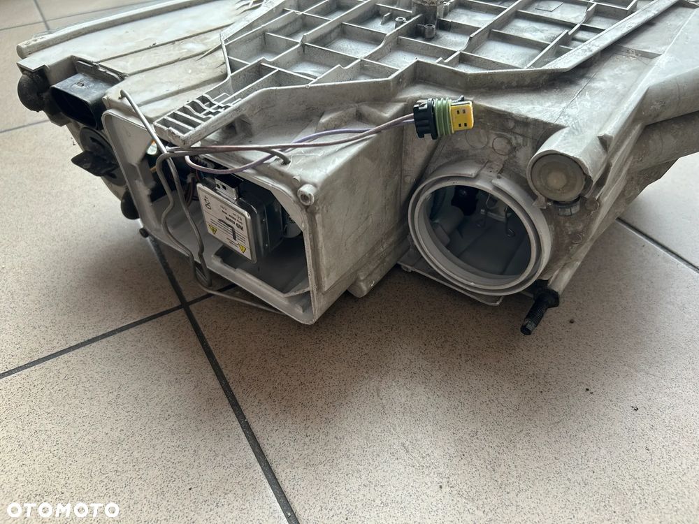 LAMPA PRAWA LEWA PRZÓD XENON SKODA OCTAVIA II - 11