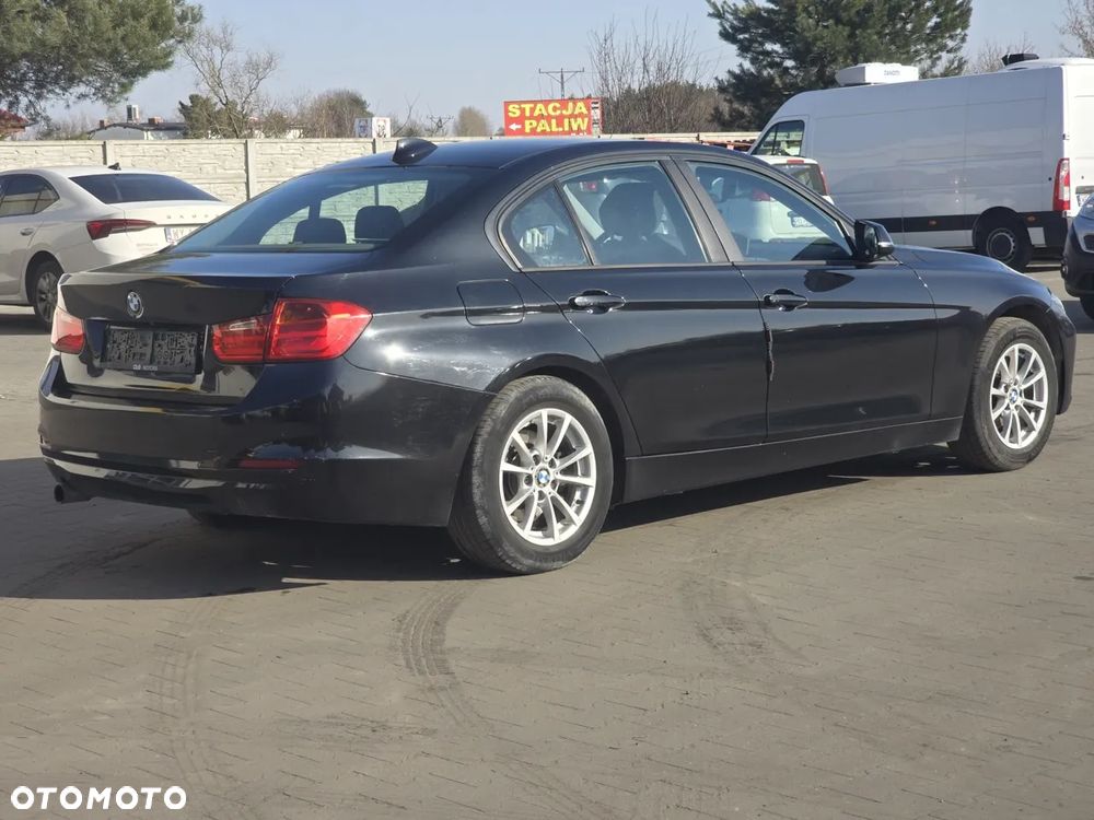 BMW Seria 3 318d - 1