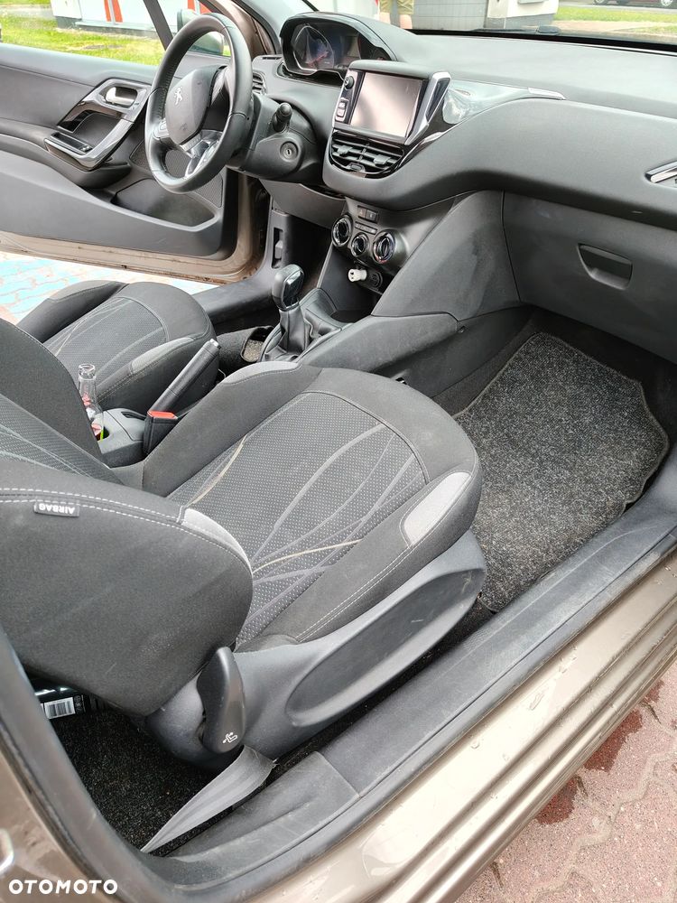 Peugeot 208 82 VTI Active - 11